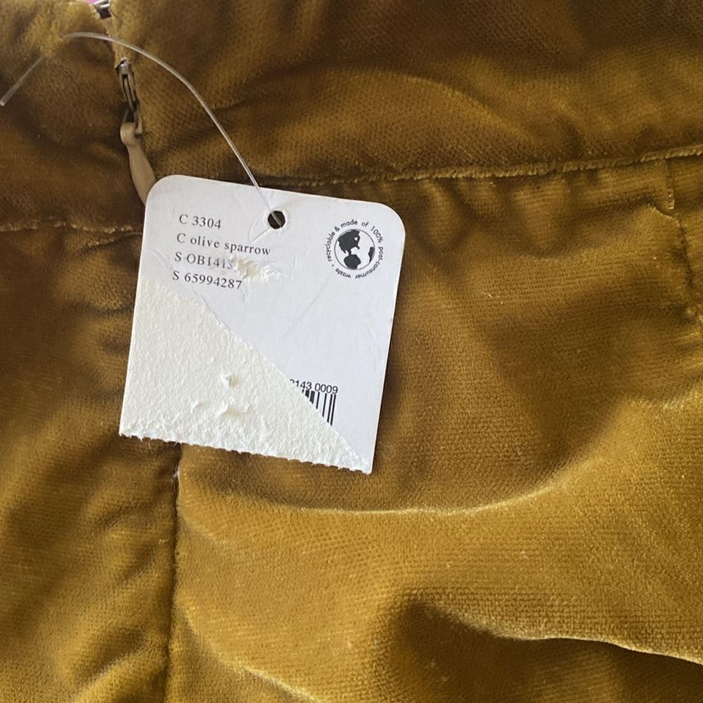 NWT - FREE PEOPLE VIVIENNE VELVET MINI SKIRT IN OLIVE GREEN SIZE: 0 - Picture 9 of 10